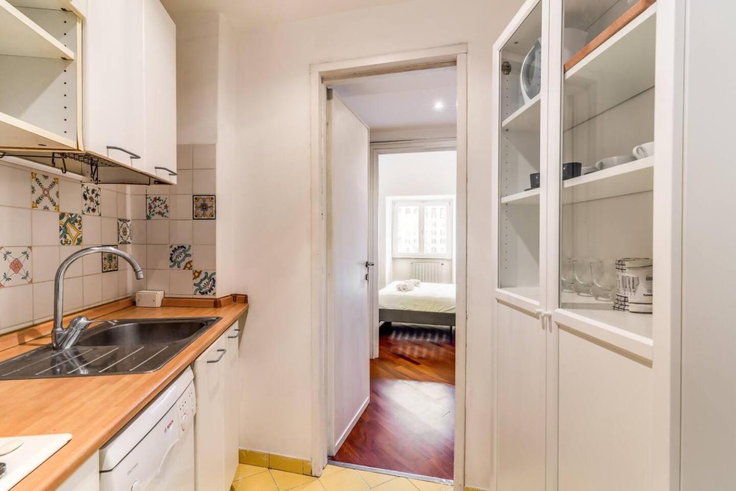Splendid Flat On The Tiber River Rom Exteriör bild