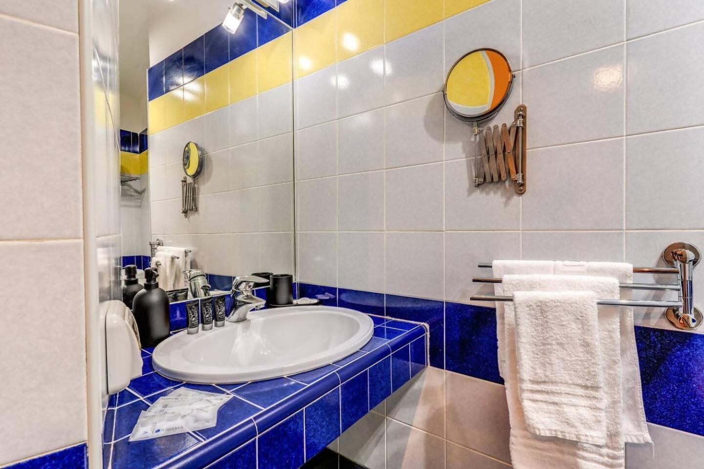 Splendid Flat On The Tiber River Rom Exteriör bild