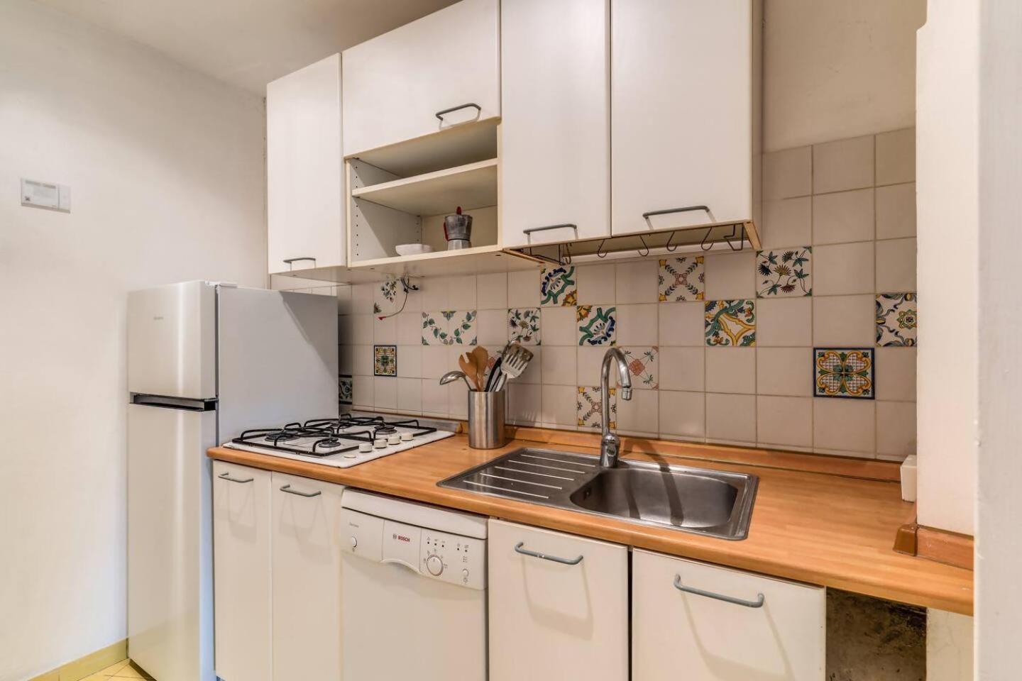 Splendid Flat On The Tiber River Rom Exteriör bild