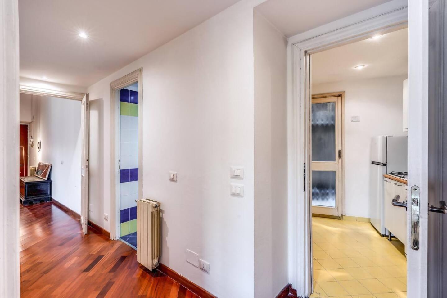 Splendid Flat On The Tiber River Rom Exteriör bild