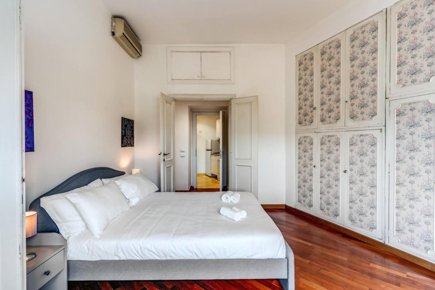 Splendid Flat On The Tiber River Rom Exteriör bild