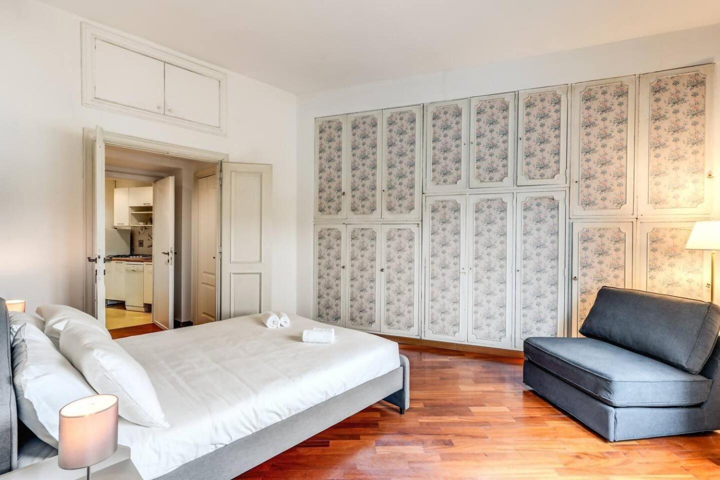 Splendid Flat On The Tiber River Rom Exteriör bild