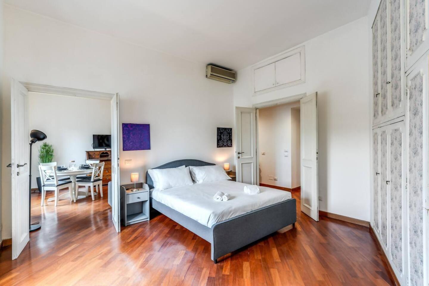 Splendid Flat On The Tiber River Rom Exteriör bild