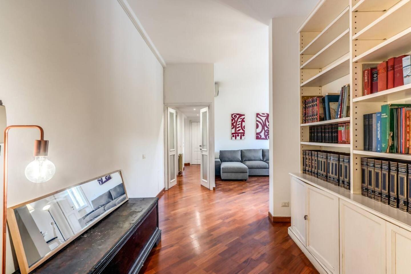Splendid Flat On The Tiber River Rom Exteriör bild